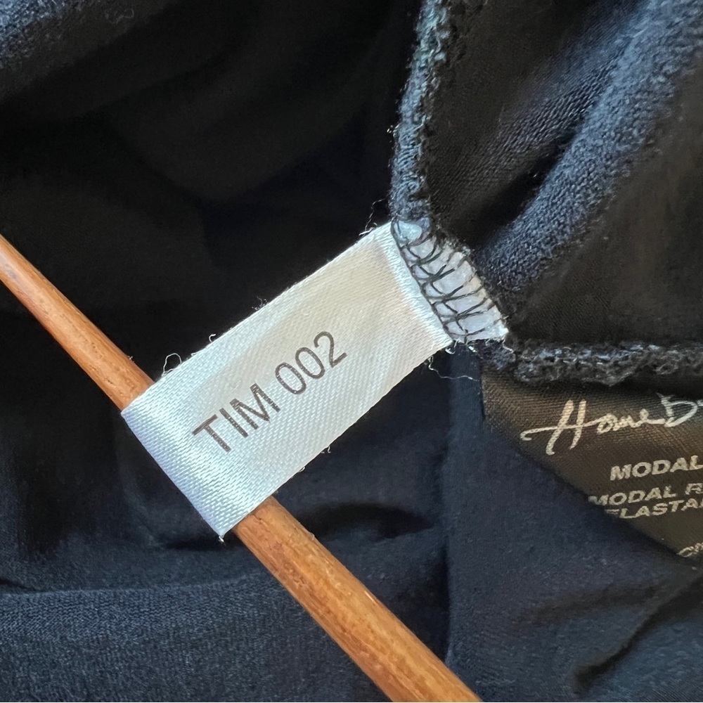 HOMEBODY Long Sleeve Loungewear Top Peekaboo Wrist Ruffle Jewel Buttons Size L - Picture 9 of 11